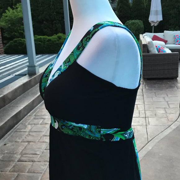 Flowy Maxi Dress with V-Halter Neckline - Picture 7 of 12